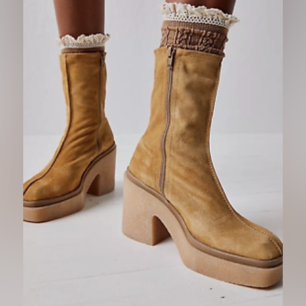 Free People Suede Gigi Platform boot 38 size 7